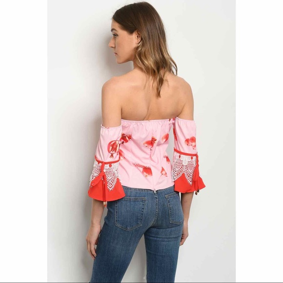 💥sale 💥 Pomegranate pink bell sleeved top - Picture 3 of 3